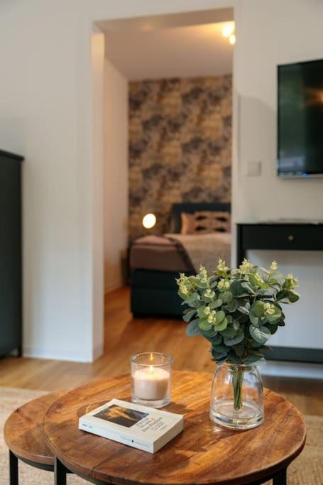 Charmantes Townhaus Mit Garten, W-Lan & Netflix Potsdam Dış mekan fotoğraf